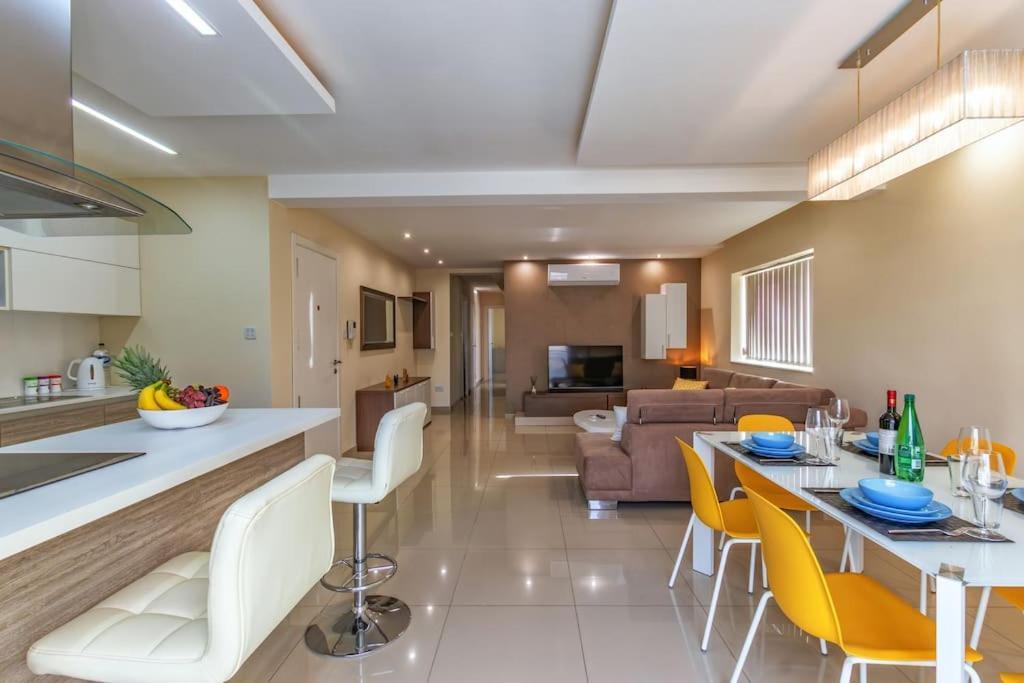 Modern 3 Bedroom Apartment Close To Paceville And Beach Is-Swieqi Екстер'єр фото