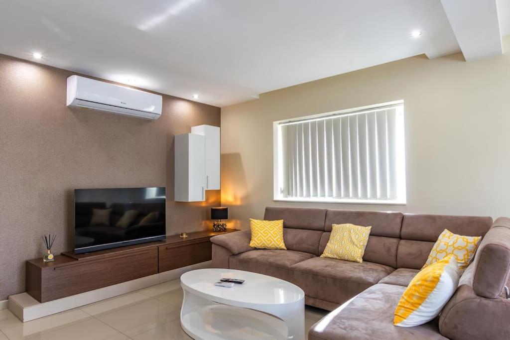 Modern 3 Bedroom Apartment Close To Paceville And Beach Is-Swieqi Екстер'єр фото