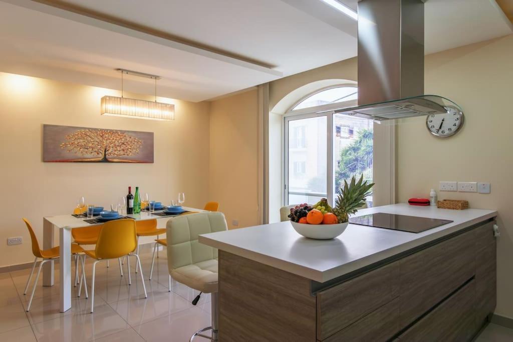 Modern 3 Bedroom Apartment Close To Paceville And Beach Is-Swieqi Екстер'єр фото