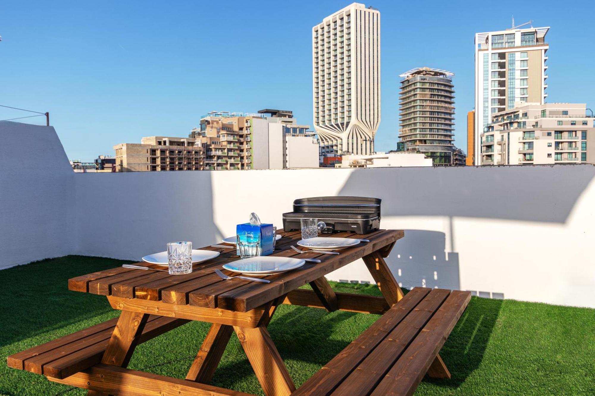 Modern 3 Bedroom Apartment Close To Paceville And Beach Is-Swieqi Екстер'єр фото